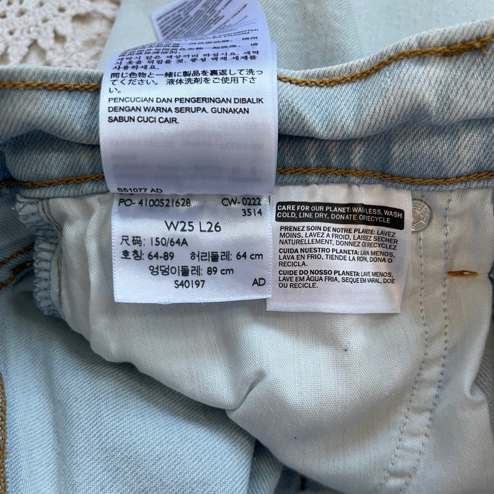 Levi's Wedgie Straight Ankle Jeans - Picture 8 of 9